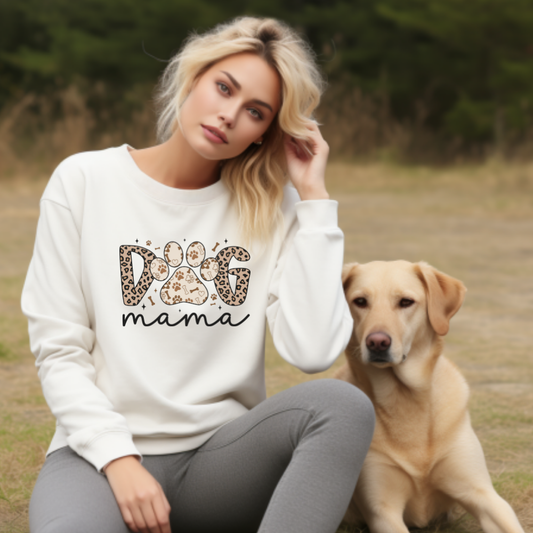 DOG MOM Sweatshirt, Unisex Crewneck for Autumn, Perfect Gift for Dog Lovers, Comfort Wear for Fall Celebrations, 'Happy [...]